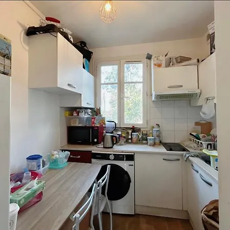 Apartment Small Next To Train B Easily Go To Centre *